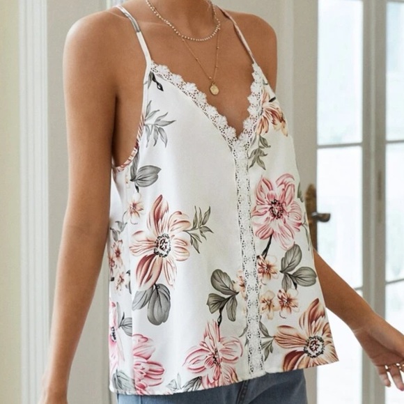 SHEIN Tops - SHEIN skinny strap floral lacy tank top - Medium